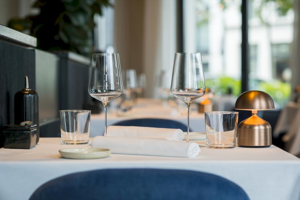 Découvrez les différentes options de restauration qu'offre U Eat U Sleep à Anvers. Du petit-déjeuner au dîner. Vous pouvez également prendre un verre dans le salon.  Découvrez les différentes options de restauration qu'offre U Eat U Sleep à Anvers. Du petit-déjeuner au dîner. Vous pouvez également prendre un verre dans le salon.