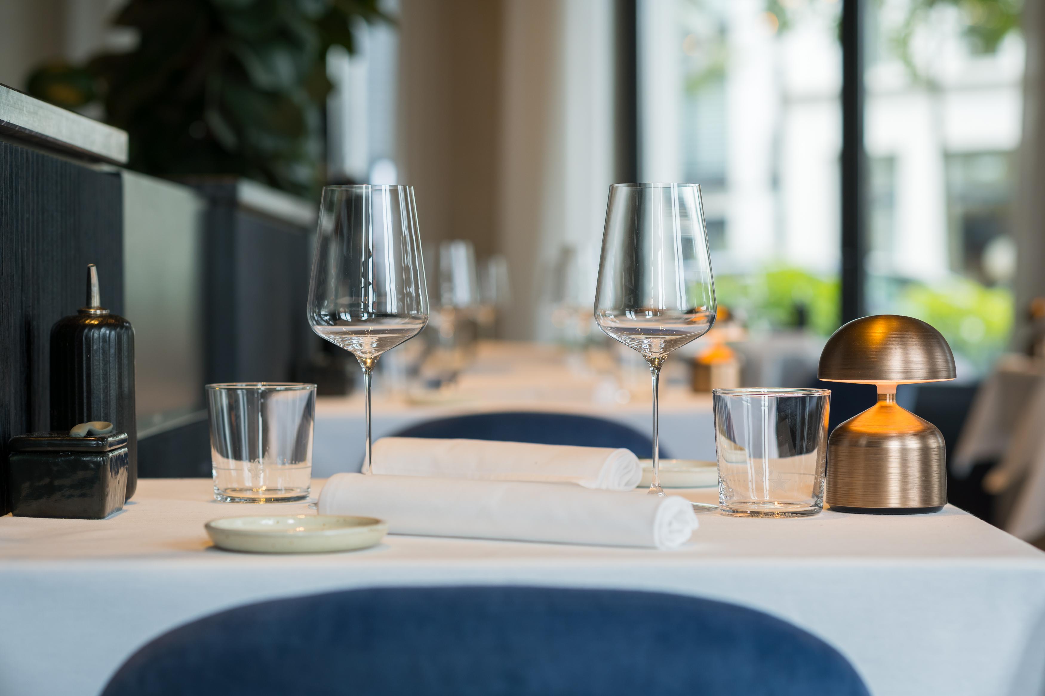 Ontdek de verschillende eetgelegenheden die U Eat U Sleep in Antwerpen te bieden heeft. Van ontbijt tot diner. Je kunt er ook terecht om een glaasje te nuttigen in de lounge. Ontdek de verschillende eetgelegenheden die U Eat U Sleep in Antwerpen te bieden heeft. Van ontbijt tot diner. Je kunt er ook terecht om een glaasje te nuttigen in de lounge.